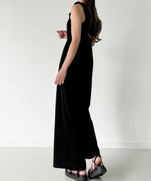 JUNOAH(ジュノア)の「肩フリルリブオールインワン(つなぎ/オールインワン・レディース・ブラック/アイボリー/チャコール・MEDIUM/LARGE/X-LARGE)」の11枚目の写真