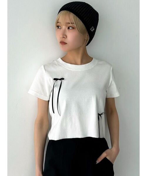 EMODA（エモダ）の「ポイントリボンTシャツ（Tシャツ/カットソー・レディース・ホワイト/ブラック/ブルー/グリーン/グレー・FREE）」の2枚目の写真