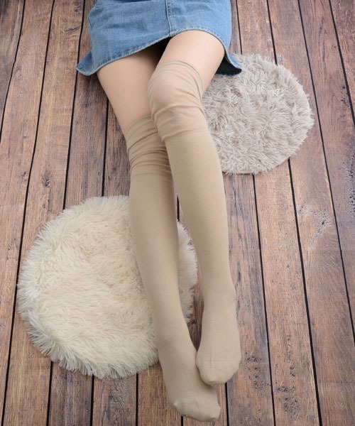 VIBGYOR Women（ヴィブジョー　ウィメン）の「【float】薄手 無地 ハイソックス/ニーハイソックス【2way/履き口ゆったり】（ソックス/靴下・レディース・ブラック/ホワイト/アイボリー/グレー/ベージュ・FREE）」の14枚目の写真