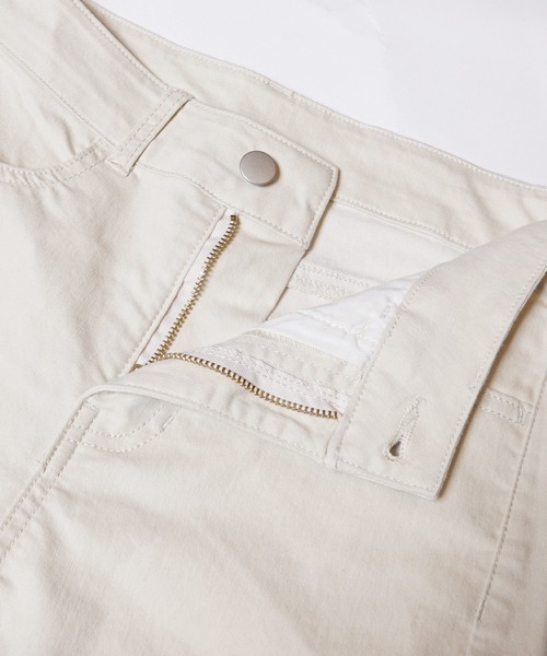 coca（coca）（コカ）の「【WEB限定セール】ストレッチ裾スリットデニム（デニムパンツ・レディース・インディゴブルー/ライトベージュ・L/M/S）」の9枚目の写真