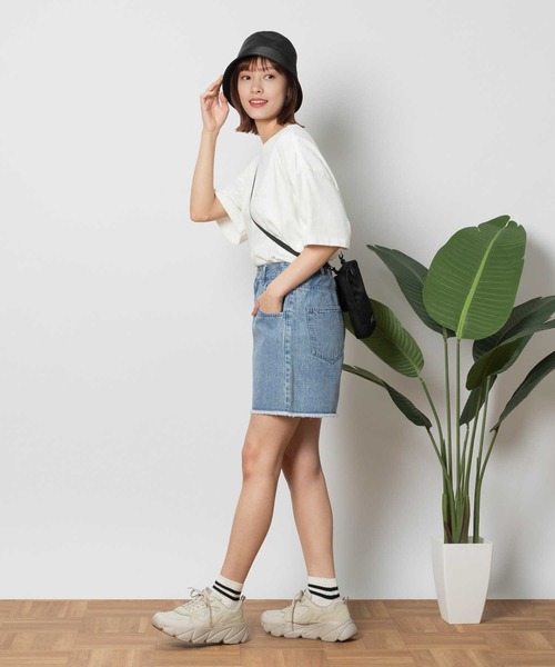 BACK NUMBER(バックナンバー)の「【BACK NUMBER】デニムフリンジショートパンツ(デニムパンツ・レディース・ライトインディゴブルー/ダークインディゴブルー・M/L)」の12枚目の写真