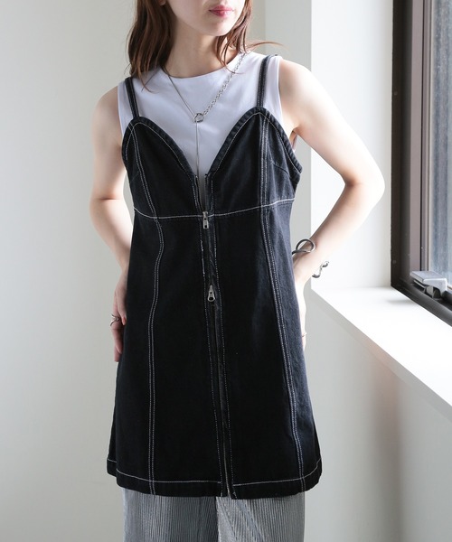 MAISON BREEZE（メゾンブリーズ）の「【MAISON BREEZE】加工デニム フロントジップビスチェ 223-701-3215 DTK（ベスト・レディース・インディゴブルー/ブラック/ブルー/グレー・FREE）」の2枚目の写真
