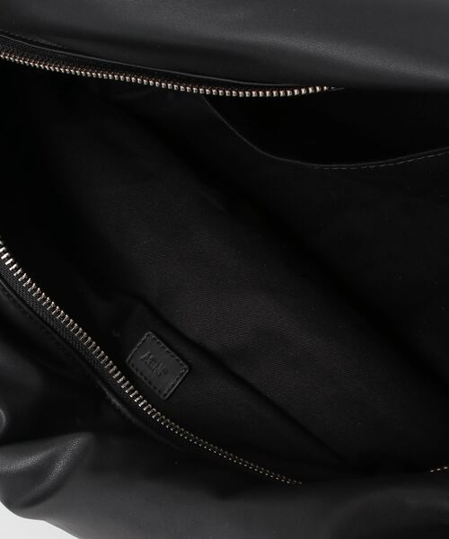 JNBY(ジェーエヌビーワイ)の「Padded Chain Shoulder Big Bag / ショルダーバッグ(ショルダーバッグ・レディース・ブラック・ONE SIZE)」の9枚目の写真