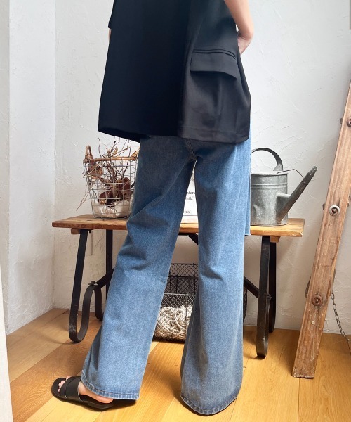 Rejoule(リジュール)の「ウエスト折り返しダメージデニムパンツ(デニムパンツ・レディース・ライトブルー/ブラック・S/M)」の4枚目の写真