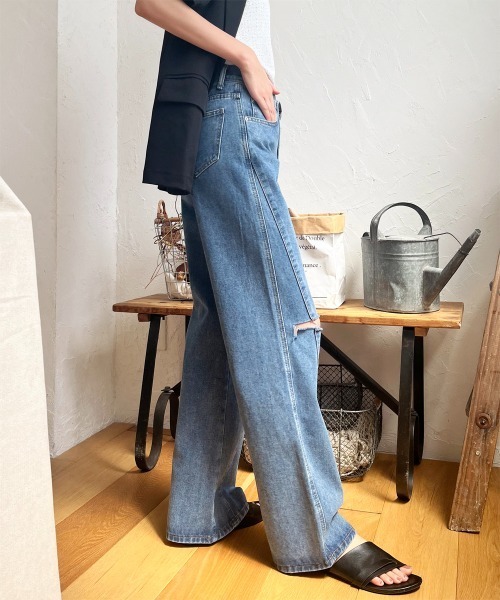 Rejoule(リジュール)の「ウエスト折り返しダメージデニムパンツ(デニムパンツ・レディース・ライトブルー/ブラック・S/M)」の3枚目の写真