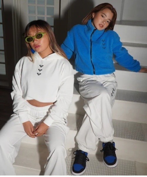 ROXY（ロキシー）の「LOOP HOODIE/ロキシープルオーバーパーカー・フーディー/ロキシーセットアップ対応ショート丈速乾プルオーバートップス（パーカー・レディース・ホワイト/ブラック/グレー・LARGE/MEDIUM/SMALL）」の17枚目の写真