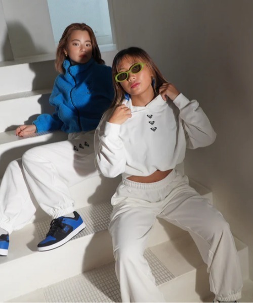 ROXY（ロキシー）の「LOOP HOODIE/ロキシープルオーバーパーカー・フーディー/ロキシーセットアップ対応ショート丈速乾プルオーバートップス（パーカー・レディース・ホワイト/ブラック/グレー・LARGE/MEDIUM/SMALL）」の18枚目の写真