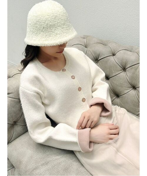 RESEXXY（リゼクシー）の「ゴールドボタンニットカーディガン（カーディガン/ボレロ・レディース・チャコールグレー/ホワイト/レッド・FREE）」の13枚目の写真