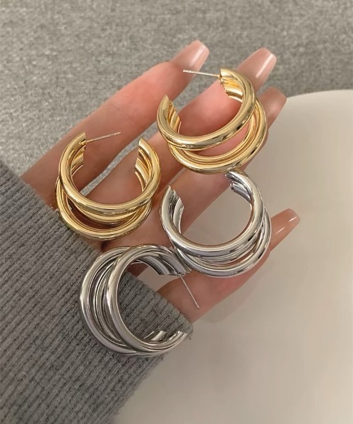 E&C closet…(イーアンドシークローゼット)の「『半額の大セール!!』三連ボリュームピアス(ピアス(両耳用)・レディース・シルバー/ゴールド・FREE)」の6枚目の写真