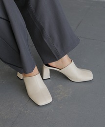 &g'aime | 【&g’aime】スクエアミュールチャンキーサボ　SQUARE MULE CHUNKY HEEL SABOT(パンプス)