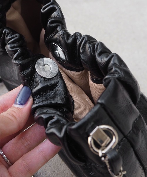 minia(ミニア)の「チェーンミニショルダー(ショルダーバッグ・レディース・ブラック/アイボリー/シルバー・FREE)」の19枚目の写真