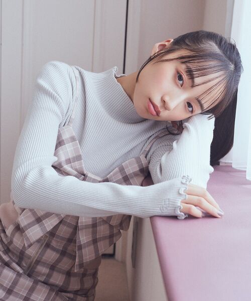 earth music&ecology（アースミュージックアンドエコロジー）の「袖口刺繍リブニットプルオーバー（ニット/セーター・レディース・アイボリー/ライトピンク/ライトベージュ/ライトブルー/ライトグレー/ライトグリーン・S/M）」の8枚目の写真