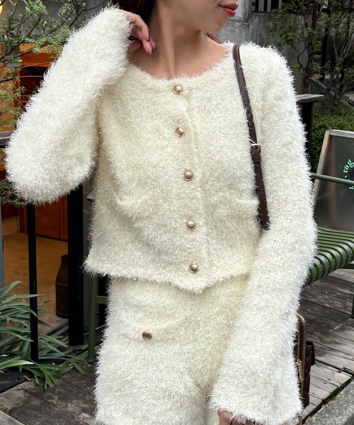 Chico（チコ）の「【セットアップ対応】ラメシャギー金釦コンパクト長袖カーディガン（カーディガン/ボレロ・レディース・ベージュ/ブラック/レッド/グレー/アイボリー・FREE）」の8枚目の写真