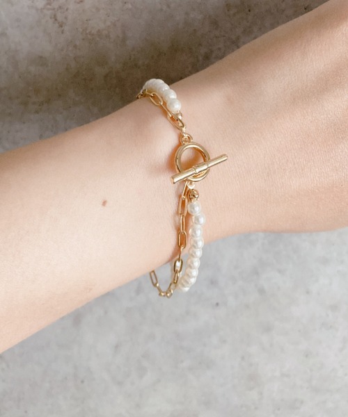 ciite'(シーテ)の「smallpearl chain layered bracelet / スモールパール×チェーンレイヤードブレスレット(ブレスレット・レディース・ゴールド/シルバー・FREE)」の2枚目の写真