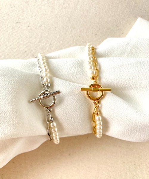 ciite'(シーテ)の「smallpearl chain layered bracelet / スモールパール×チェーンレイヤードブレスレット(ブレスレット・レディース・ゴールド/シルバー・FREE)」の3枚目の写真