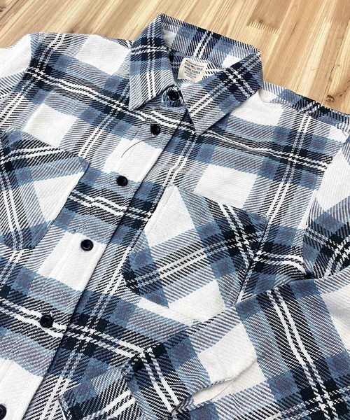 AVIREX（アヴィレックス）の「COTTON FLANNEL SHIRT（シャツ/ブラウス・メンズ・ホワイト/グリーン/ベージュ/オレンジ・M/L/XL/XXL）」の6枚目の写真