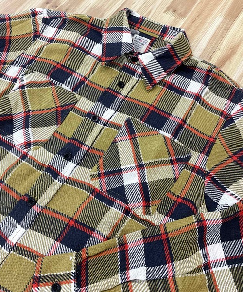 AVIREX（アヴィレックス）の「COTTON FLANNEL SHIRT（シャツ/ブラウス・メンズ・ホワイト/グリーン/ベージュ/オレンジ・M/L/XL/XXL）」の8枚目の写真