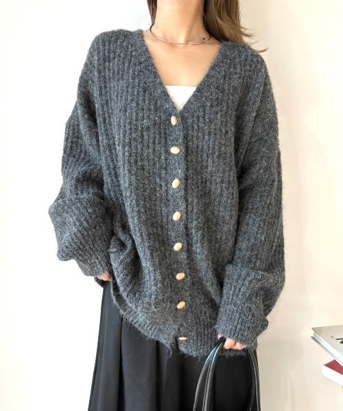 paravion(パラビオン)の「ゴールドボタンVネックオーバーカーディガン(ニット/セーター・レディース・ホワイト/ダークグレー・FREE)」の22枚目の写真