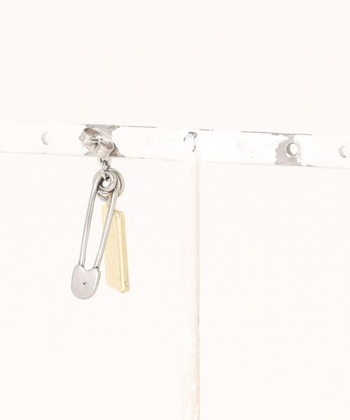 VIBGYOR(ヴィブジョー)の「【1004ST】麻雀牌 クロス シルバーピアス (片耳)(MA)(ピアス(片耳用)・レディース・I/U/C・FREE)」の4枚目の写真