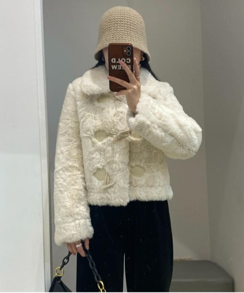 WEGO(ウィゴー)の「WEGO/もこもこショートファーダッフルコート(ダッフルコート・レディース・アイボリー/ホワイト・LARGE/MEDIUM)」の16枚目の写真