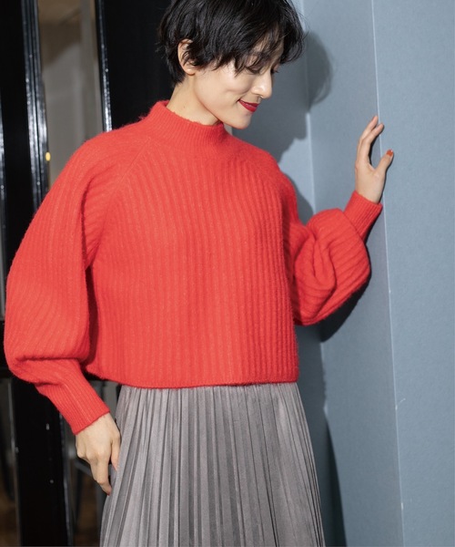 OPAQUE.CLIP(オペークドットクリップ)の「◆《美人百花掲載》ミドルゲージショートワイドリブニット【洗濯機洗い可】(ニット/セーター・レディース・ライトブルー/レッド系1/ダークグレー/オフホワイト・38/36/40)」の10枚目の写真