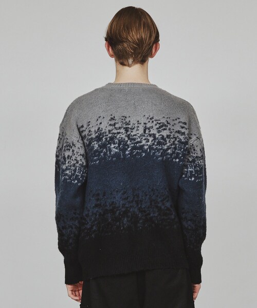 tk.TAKEO KIKUCHI（ティーケータケオキクチ）の「グラデーションニット（ニット/セーター・メンズ・ブラック/ダークブラウン/ネイビー・02/03/04）」の6枚目の写真