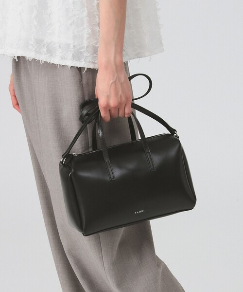 Ray BEAMS（レイビームス）の「YAHKI / YH-695 CROSS BODY BAG（トートバッグ・レディース・ブラック/クリーム・ONE SIZE）」の2枚目の写真