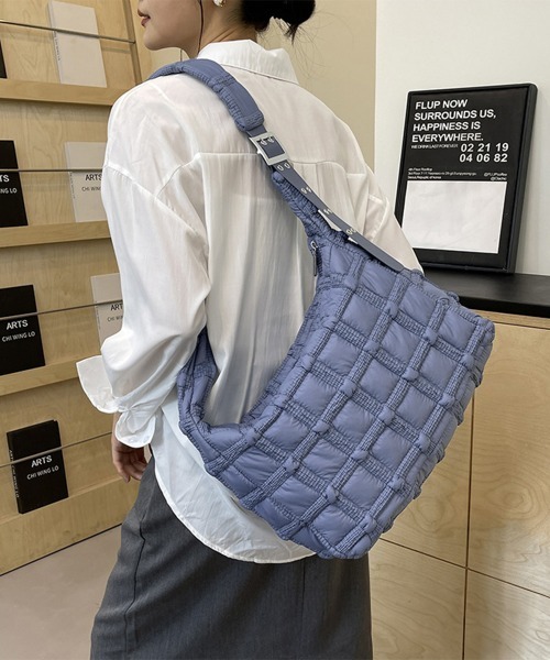 Miniministore（ミニミニストア）の「キルティングショルダーバッグ大容量軽量鞄（ショルダーバッグ・レディース・ブルー/オレンジ/ブラック/グレー/オフホワイト/ピンク/カーキ/ベージュ・FREE）」の6枚目の写真