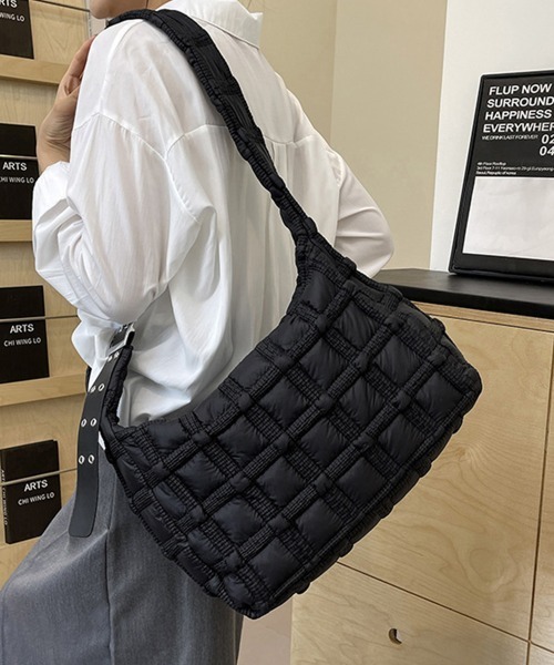 Miniministore（ミニミニストア）の「キルティングショルダーバッグ大容量軽量鞄（ショルダーバッグ・レディース・ブルー/オレンジ/ブラック/グレー/オフホワイト/ピンク/カーキ/ベージュ・FREE）」の3枚目の写真