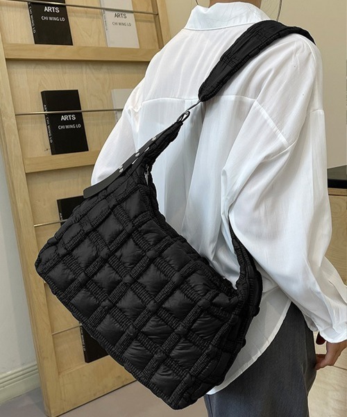 Miniministore（ミニミニストア）の「キルティングショルダーバッグ大容量軽量鞄（ショルダーバッグ・レディース・ブルー/オレンジ/ブラック/グレー/オフホワイト/ピンク/カーキ/ベージュ・FREE）」の13枚目の写真