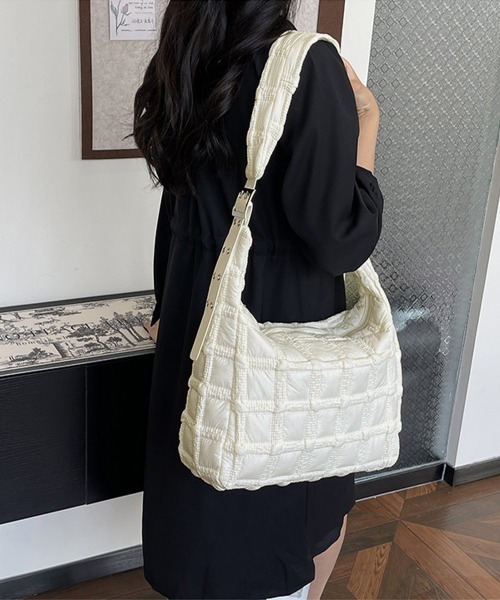 Miniministore（ミニミニストア）の「キルティングショルダーバッグ大容量軽量鞄（ショルダーバッグ・レディース・ブルー/オレンジ/ブラック/グレー/オフホワイト/ピンク/カーキ/ベージュ・FREE）」の15枚目の写真