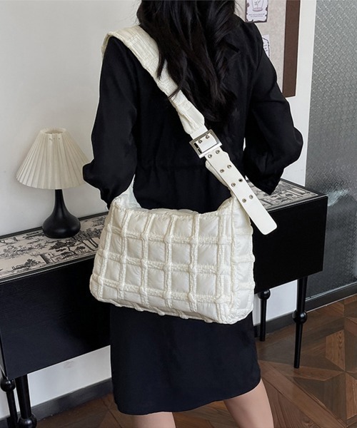 Miniministore（ミニミニストア）の「キルティングショルダーバッグ大容量軽量鞄（ショルダーバッグ・レディース・ブルー/オレンジ/ブラック/グレー/オフホワイト/ピンク/カーキ/ベージュ・FREE）」の16枚目の写真