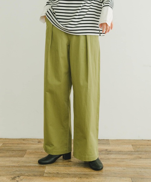 ITEMS URBANRESEARCH（アイテムズ アーバンリサーチ）の「コットンタックワイドパンツ（その他パンツ・レディース・チャコールグレー/グレー系その他/カーキ・FREE）」の10枚目の写真