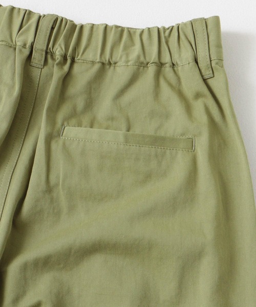 ITEMS URBANRESEARCH（アイテムズ アーバンリサーチ）の「コットンタックワイドパンツ（その他パンツ・レディース・チャコールグレー/グレー系その他/カーキ・FREE）」の7枚目の写真