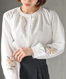 刺繍スリーブバンドカラーブラウス