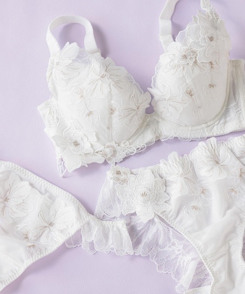 セール】餅田コシヒカリさんとフランデランジェリーのコラボレーション