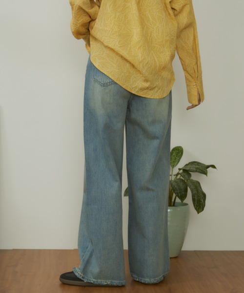 MERLOT(メルロー)の「【サイズ展開あり】【ウォッシュ加工】ヴィンテージライクワイドデニム(デニムパンツ・レディース・ブルー・LARGE/MEDIUM/SMALL)」の4枚目の写真