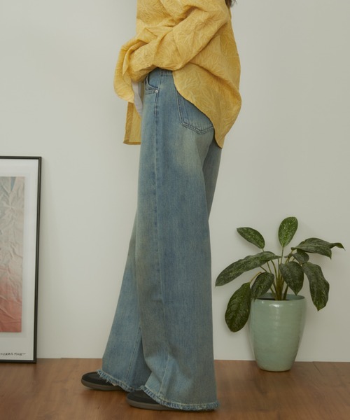 MERLOT(メルロー)の「【サイズ展開あり】【ウォッシュ加工】ヴィンテージライクワイドデニム(デニムパンツ・レディース・ブルー・LARGE/MEDIUM/SMALL)」の3枚目の写真