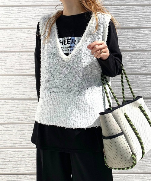 Q(キュー)の「リボンヤーンニットベスト(ベスト・レディース・ブラック/アイボリー・MEDIUM)」の9枚目の写真