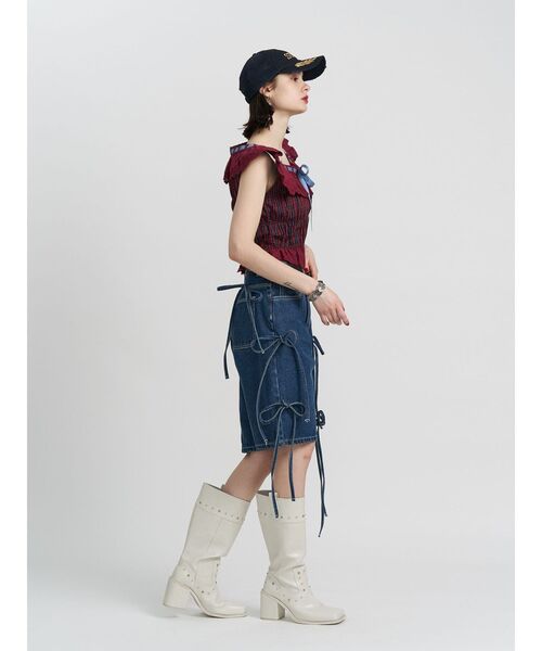 jouetie(ジュエティ)の「ワイドデニムリボンハーフパンツ(デニムパンツ・レディース・ブルー/ブラック・MEDIUM/SMALL)」の5枚目の写真