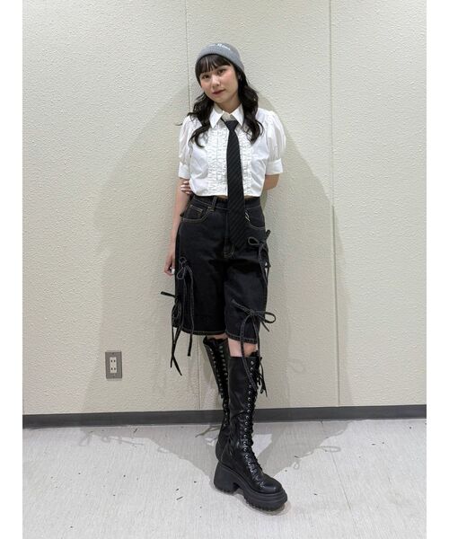 jouetie(ジュエティ)の「ワイドデニムリボンハーフパンツ(デニムパンツ・レディース・ブルー/ブラック・MEDIUM/SMALL)」の10枚目の写真