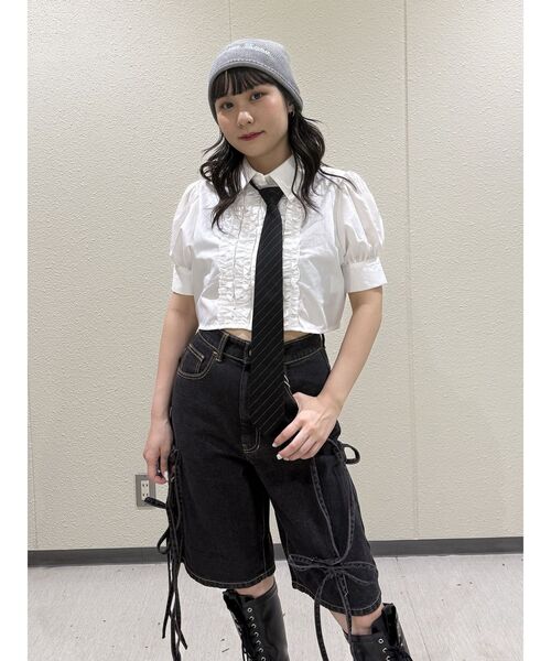 jouetie(ジュエティ)の「ワイドデニムリボンハーフパンツ(デニムパンツ・レディース・ブルー/ブラック・MEDIUM/SMALL)」の12枚目の写真