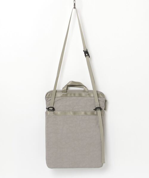 CHROME（クローム）の「［ CHROME / クローム ］LAPTOP BAG MD / ラップトップ バッグ ミディアム 耐水 2L（エコバッグ/サブバッグ・メンズ・グレー/ブラック/モスグリーン・FREE）」の10枚目の写真