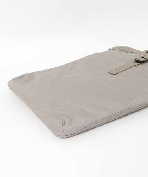 CHROME（クローム）の「［ CHROME / クローム ］LAPTOP BAG MD / ラップトップ バッグ ミディアム 耐水 2L（エコバッグ/サブバッグ・メンズ・グレー/ブラック/モスグリーン・FREE）」の11枚目の写真