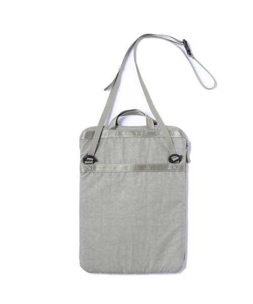 CHROME（クローム）の「［ CHROME / クローム ］LAPTOP BAG MD / ラップトップ バッグ ミディアム 耐水 2L（エコバッグ/サブバッグ・メンズ・グレー/ブラック/モスグリーン・FREE）」の4枚目の写真