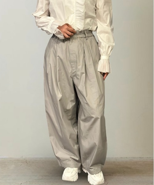 Burner(バーナー)の「ツータックイージーバルーンバギーパンツ(その他パンツ・レディース・サックスブルー/ダークグリーン/グリーン/ベージュ/ダークベージュ/ネイビー/ブラック/ライトグレー・マルチサイズ)」の3枚目の写真