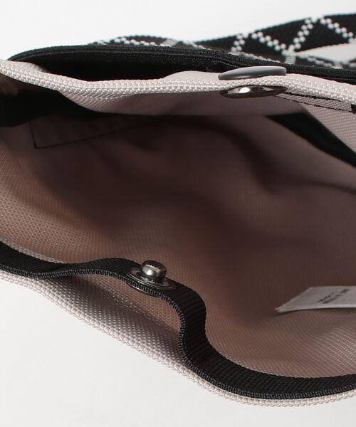 CHUMS（チャムス）の「チャムス CHUMS Recycle Mesh Pocket Shoulder Bag（ショルダーバッグ・メンズ・その他・ONE SIZE）」の4枚目の写真