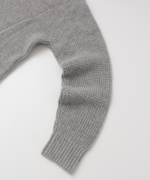 URBAN RESEARCH（アーバンリサーチ）の「UR タートルネックルーズニットワンピース（ワンピース・レディース・ネイビー/グレー/ブラック・FREE）」の7枚目の写真