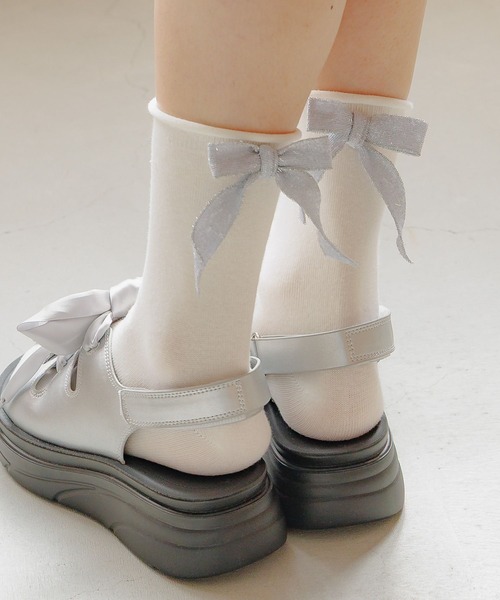 niko and...（ニコアンド）の「オリジナルラメリボンソックス（ソックス/靴下・レディース・オフホワイト/ブラック・FREE）」の2枚目の写真