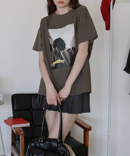 Mili affinity(ミリアフィニティー)の「【入荷禁止】フォトプリントオーバーサイズショートスリーブTシャツ(Tシャツ/カットソー・レディース・ブラック/オフホワイト/チャコール・FREE)」の10枚目の写真